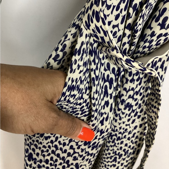 Vintage Tie-Neck Long Sleeve Midi Dress in Cream and Navy Spot 4P - Picture 13 of 15